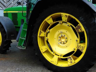John Deere 6000-6600 row crop wheels and tyres, 13.6/48 + 12.4/32