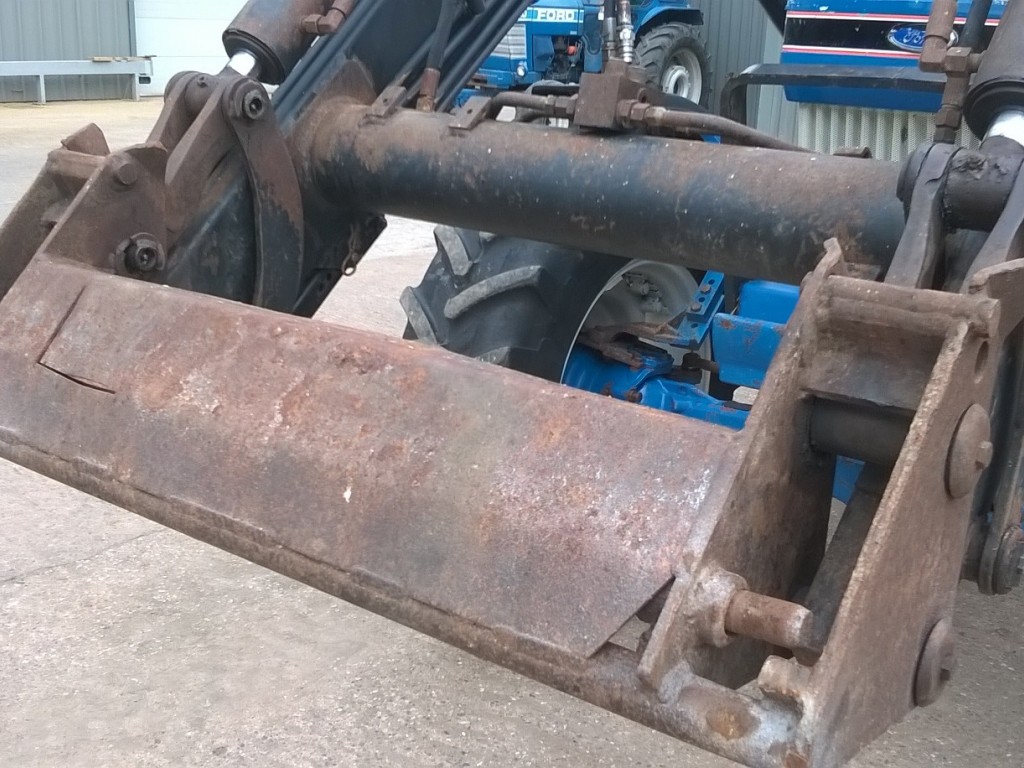 Quicke 560 loader, to fit Ford 7810, joystick control, soft ride, complete with brackets and valve