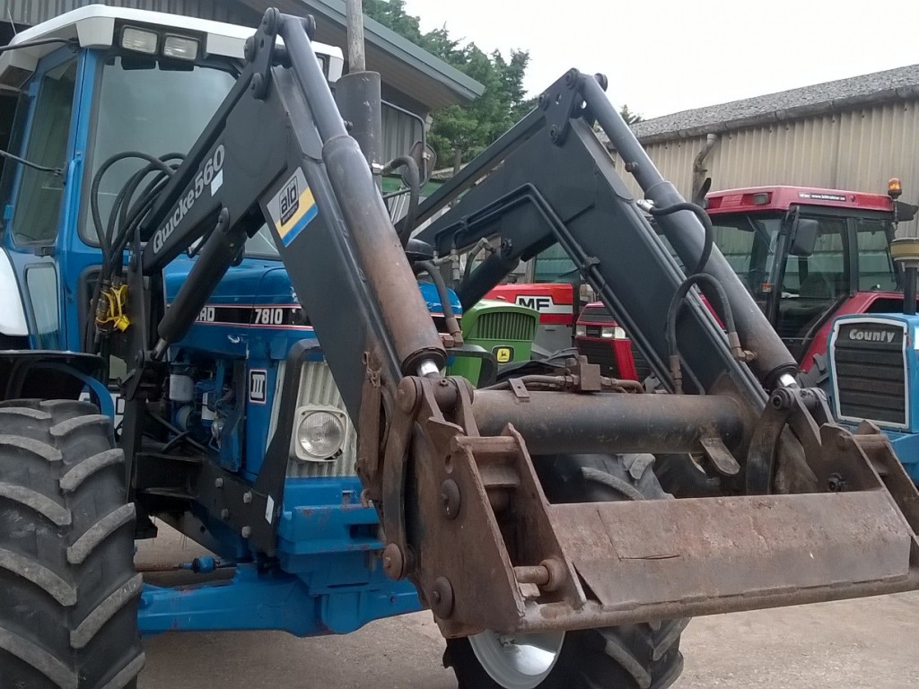 Quicke 560 loader, to fit Ford 7810, joystick control, soft ride, complete with brackets and valve