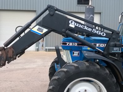 Quicke 560 loader, to fit Ford 7810, joystick control, soft ride, complete with brackets and valve