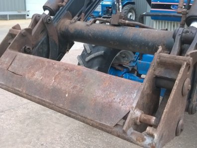 Quicke 560 loader, to fit Ford 7810, joystick control, soft ride, complete with brackets and valve