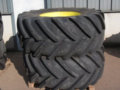2x 650/85/38 + 2x 600/70/28 Michelin 95% tyres, fitted to John Deere wheels, taken of JD 6210R