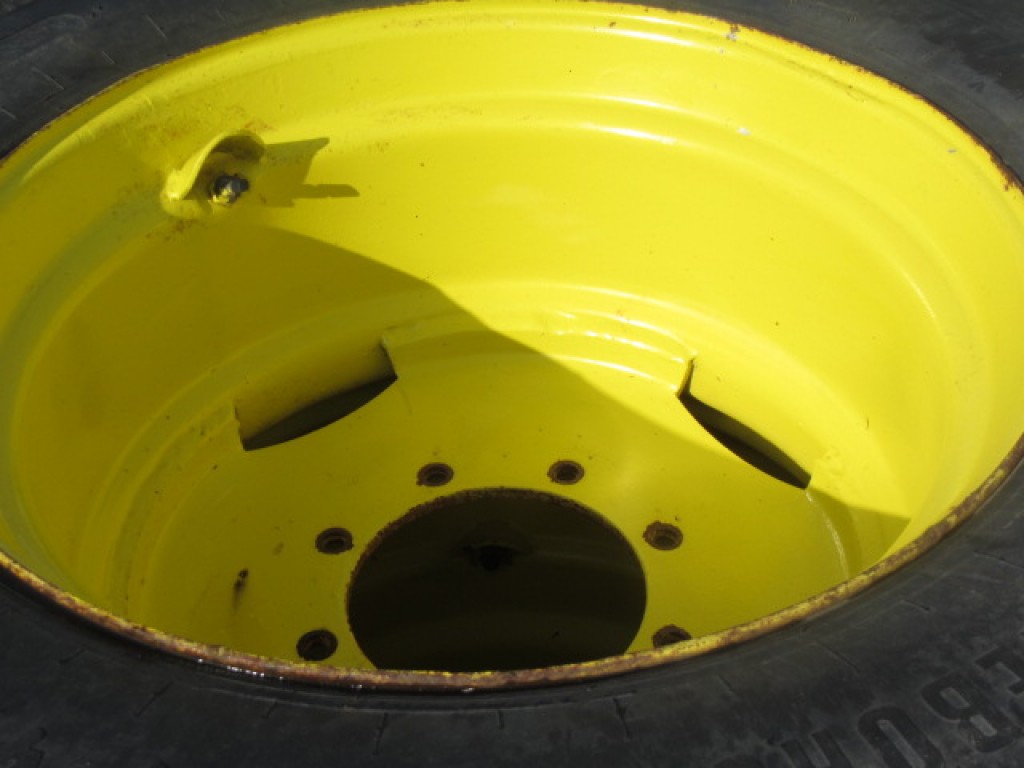 2x 650/60/38 + 2x 500/60/26.5 Trelleborg tyres, fitted to John Deere wheels