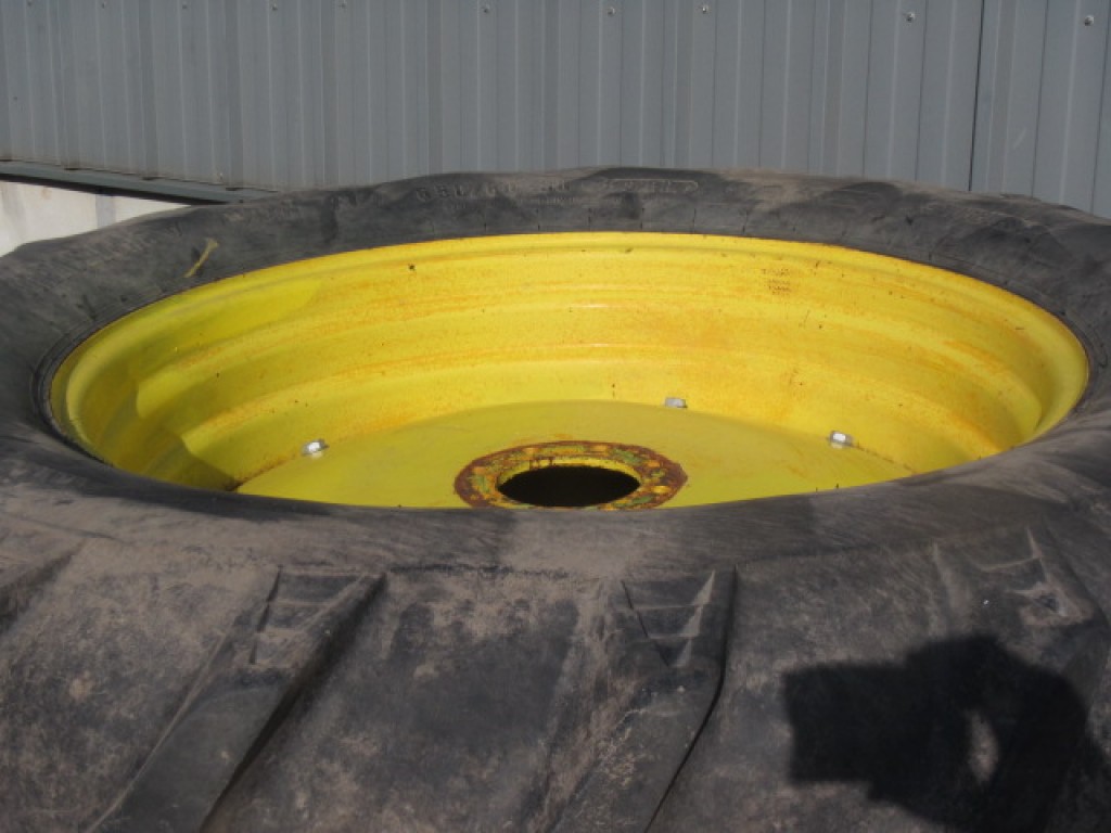 2x 650/60/38 + 2x 500/60/26.5 Trelleborg tyres, fitted to John Deere wheels