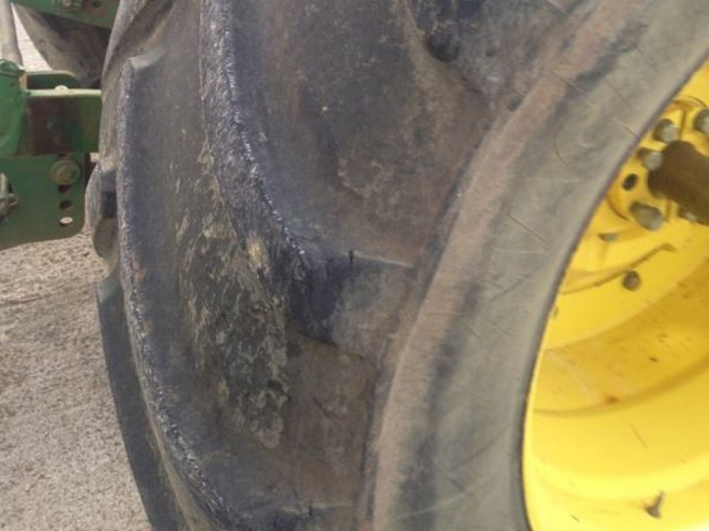 Michelin tyres, 2x 710/55/30, 10% tread, John Deere rims, 2x 900/50/42, 25% tread, John Deere outer rim only