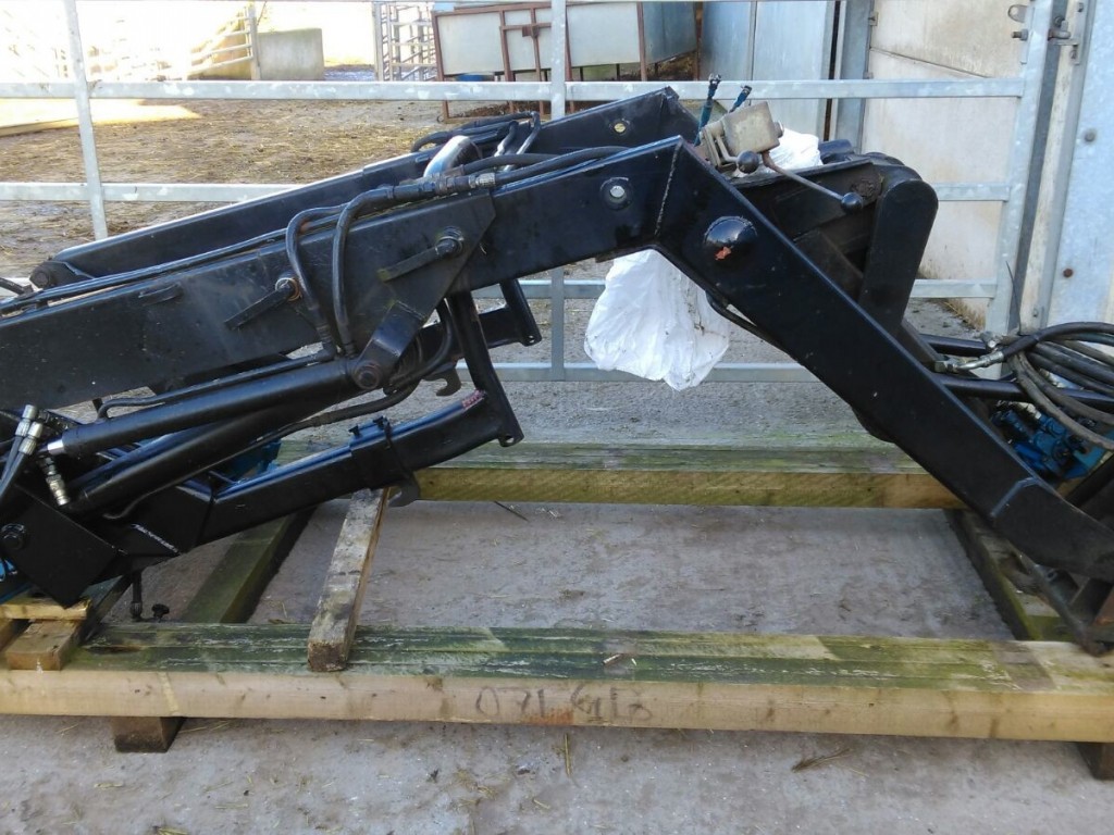 Quicke Loader with brackets and valve to fit Ford 6610 tractor