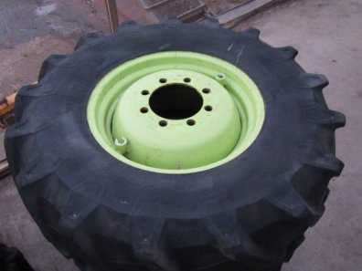 4x MB Trac wheels, fitted with 3 x 480/70/26 and 1 X 16.9/26 tyres