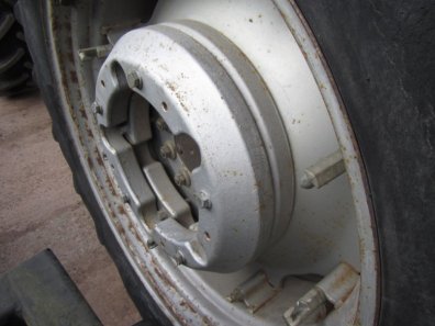 4x Massey Ferguson rear wheel weights