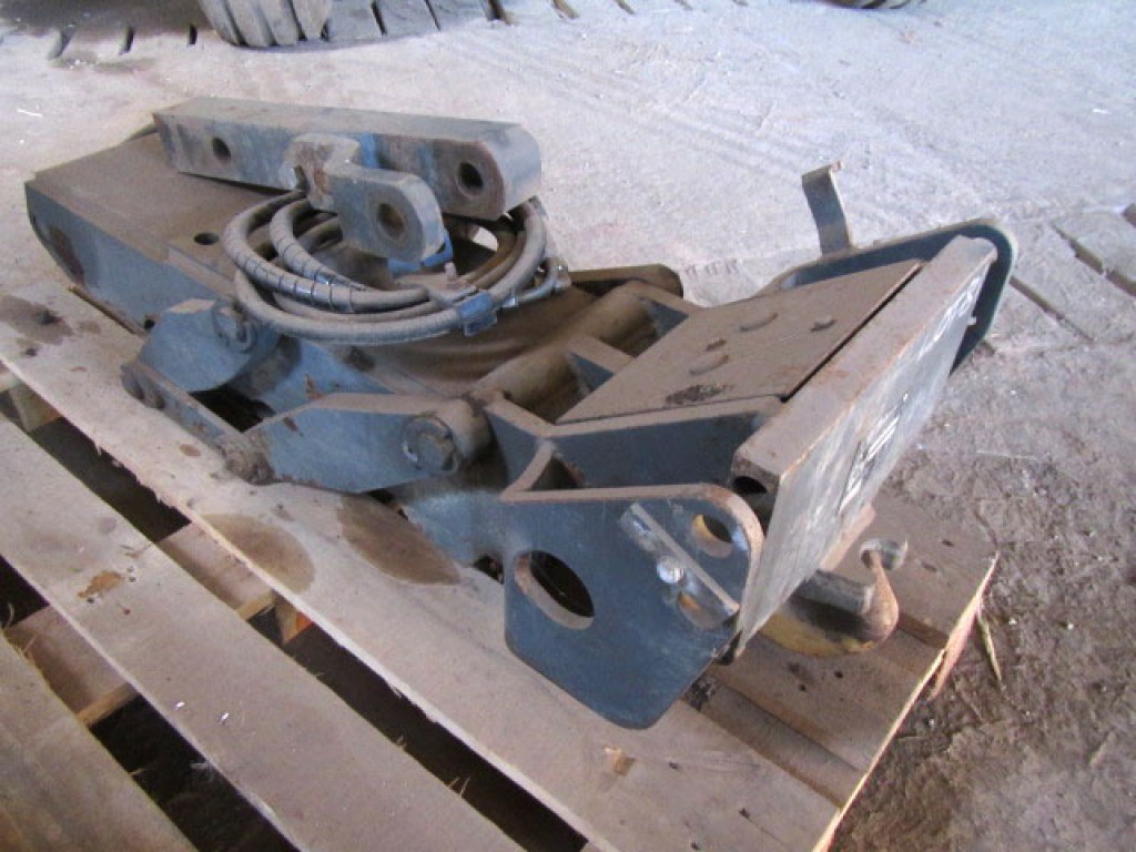 Bill Bennett pickup hitch to fit Fendt 930 with MAN engine