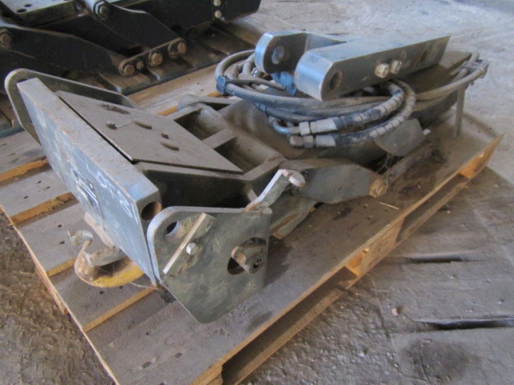 Bill Bennett pickup hitch to fit Fendt 930 with MAN engine