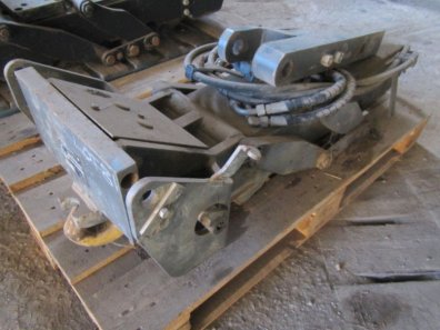 Bill Bennett pickup hitch to fit Fendt 930 with MAN engine