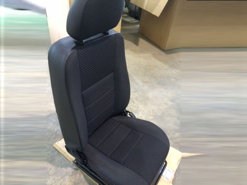 2x New Land Rover heated cloth front seats, &pound;750 + VAT, 2x New Land Rover XS half leather heated front seats, &pound;1,000 + VAT