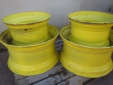 John Deere 20x38 rear + 18x28 front wheels, to fit JD 6210R