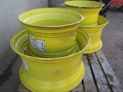 John Deere 20x38 rear + 18x28 front wheels, to fit JD 6210R