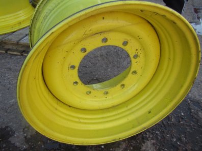 John Deere 20x38 rear + 18x28 front wheels, to fit JD 6210R