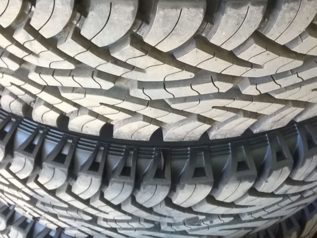 5x 2016 Land Rover Boost alloy wheels, 2016, Continental 235/85/16 tyres, delivery mileage only