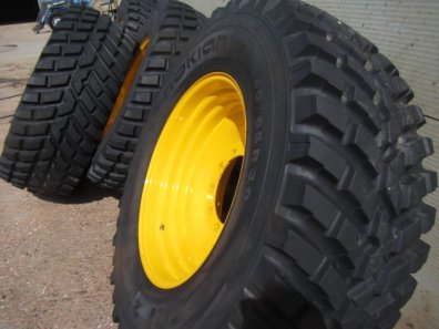 Nokian TRI2 540/65/30 industrial tyres, fitted to JCB wheels, to fit JCB 4220 Fastrac