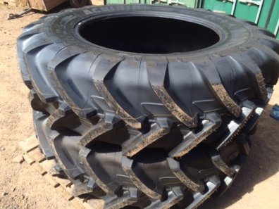 2x 18.4/38 + 2x 16.9/24 Michelin tyres