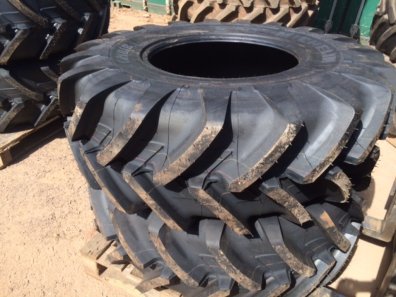 2x 18.4/38 + 2x 16.9/24 Michelin tyres