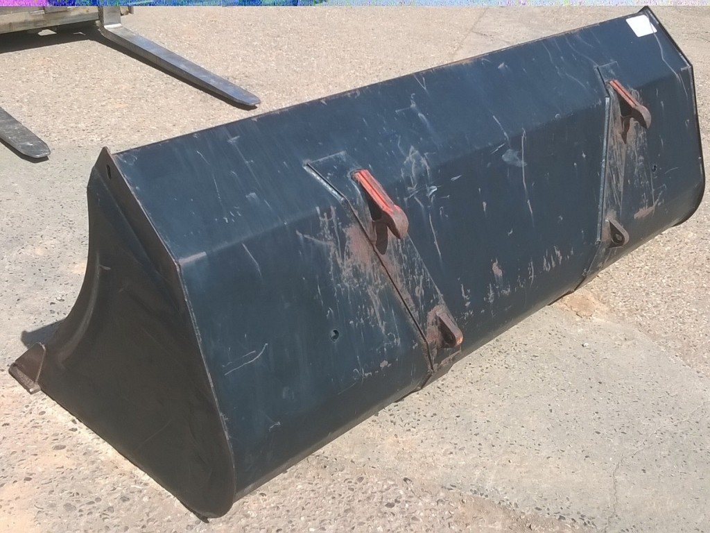used Quicke 210H general purpose bucket, Euro brackets