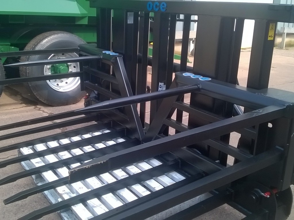 new OCE folding fork, 12ft wide, hydraulic folding, transport locking, hardox tines