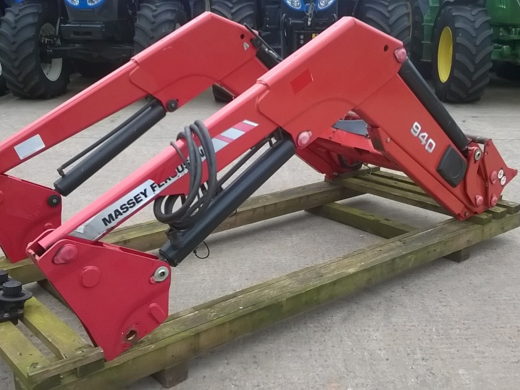 Massey Ferguson 940 loader boom, 2008, Euro carriage