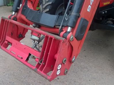 Massey Ferguson 940 loader boom, 2008, Euro carriage