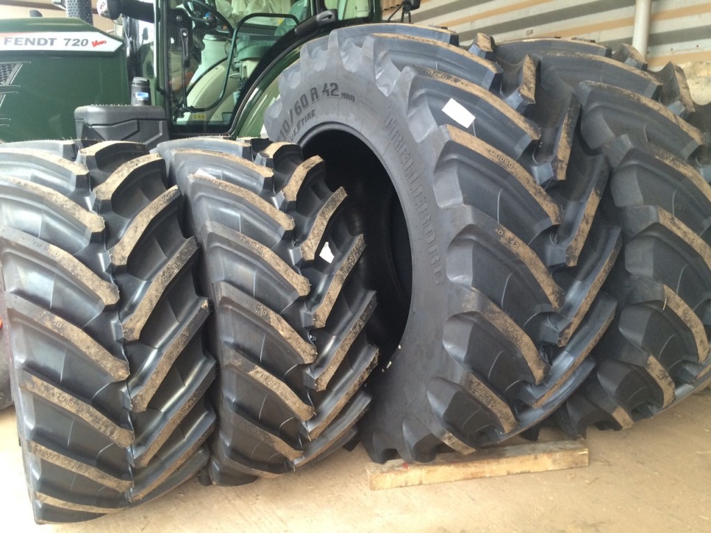 2x 710/60/42 + 2x 600/60/30 new Trelleborg tyres