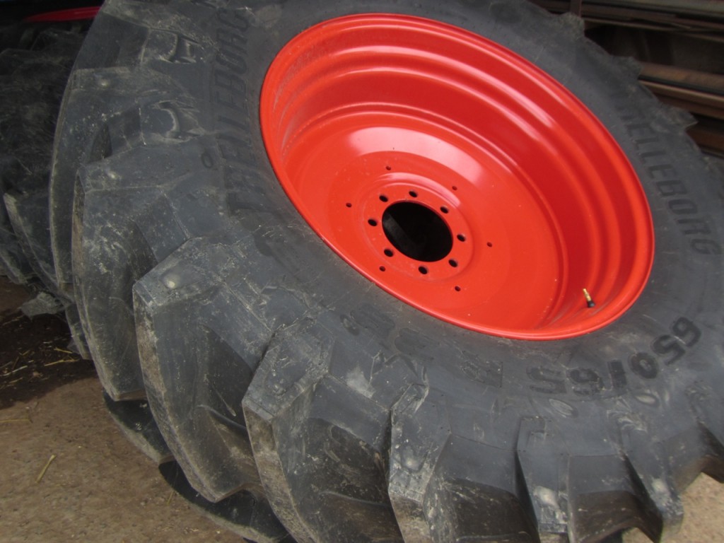 2x 650/65/38 + 2x 540/65/28 new Trelleborg tyres, fitted to Fendt 716 wheels