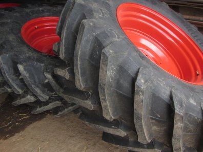 2x 650/65/38 + 2x 540/65/28 new Trelleborg tyres, fitted to Fendt 716 wheels