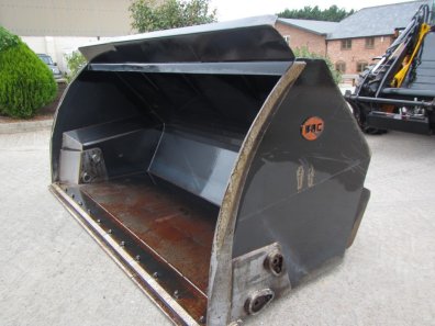 BAC high tip bucket, 2014, very little work
