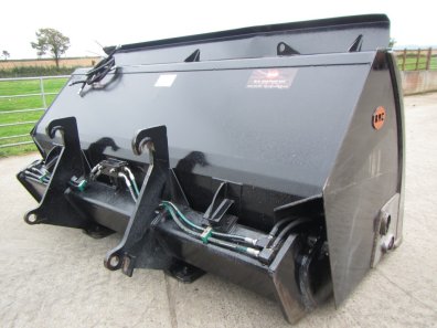 BAC high tip bucket, 2014, very little work