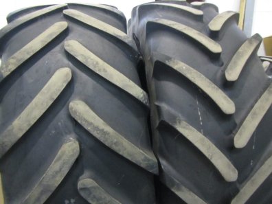 2x 600/65/38 + 2x 540/65/24 Michelin tyres