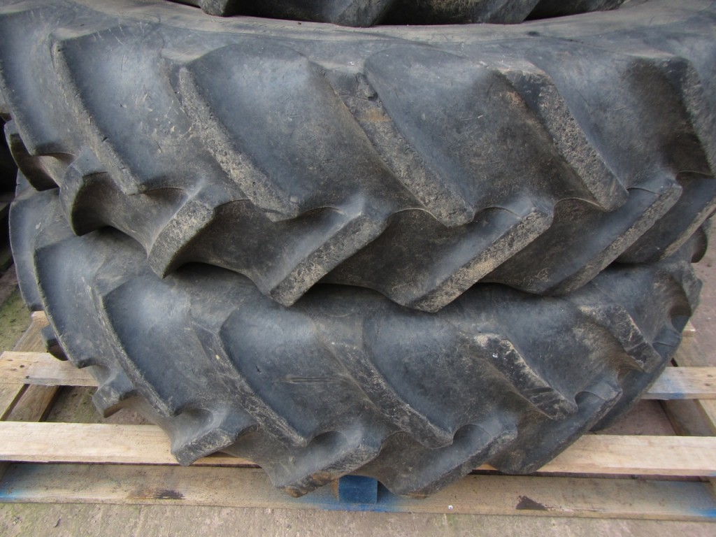 13.6/38 60% + 12.4/24 35% Goodyear Super Traction Radial tyres, fitted to New Holland wheels to fit NH TS110