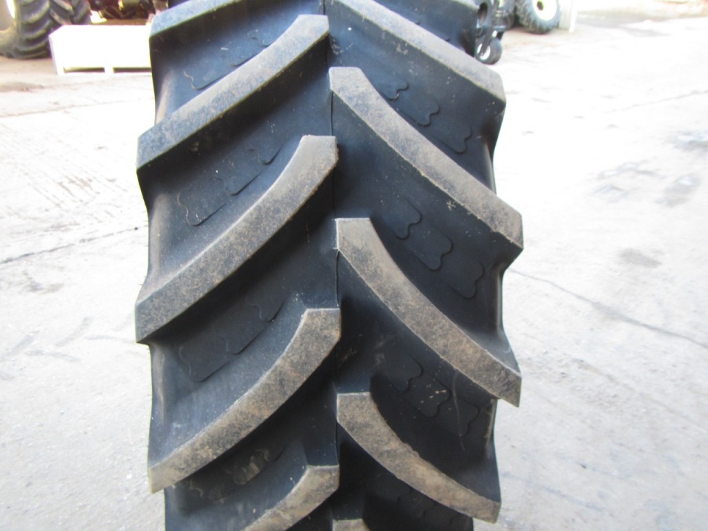 1x 540/65/28 BKT tyre 70%