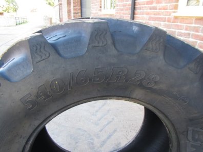 1x 540/65/28 BKT tyre 70%