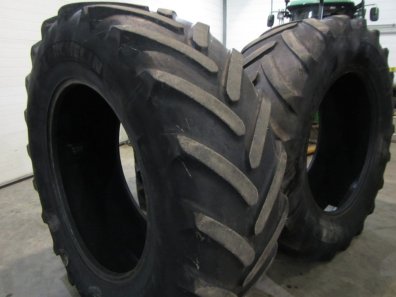 2x 650/65/42 + 2x 540/65/30 Michelin tyres 25%