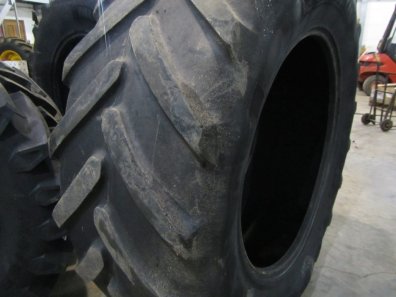 2x 650/65/42 + 2x 540/65/30 Michelin tyres 25%