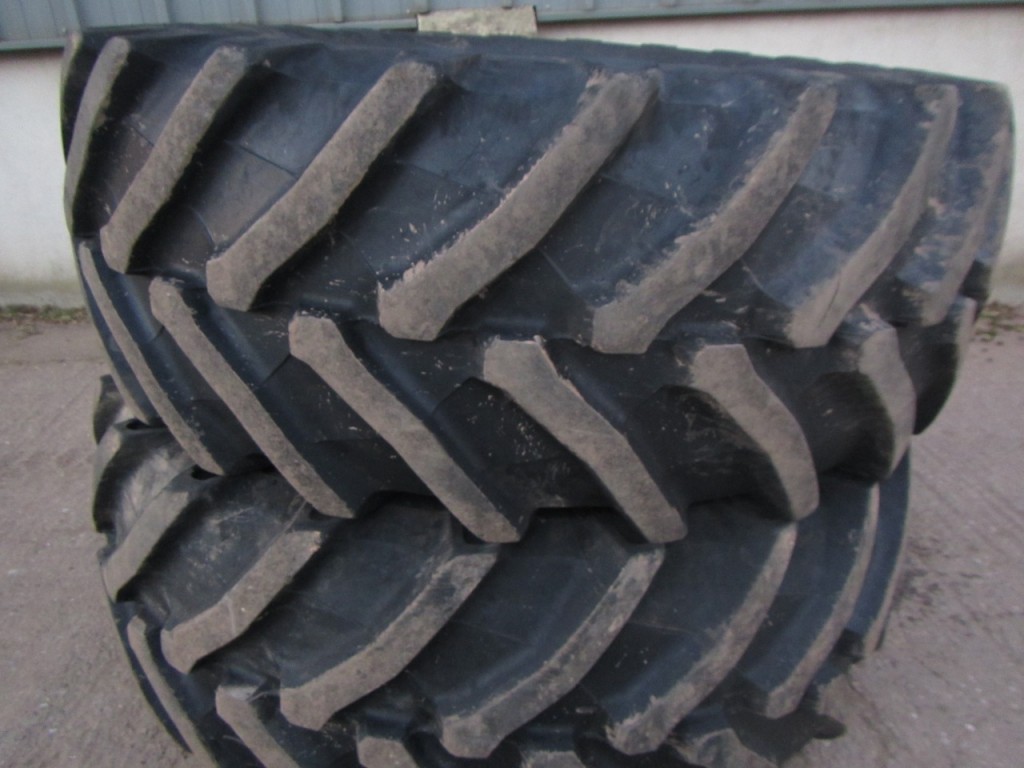 2x 650/65/38 70% + 2x 540/65/28 60% Trelleborg tyres