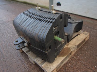 22x 45 kg New Holland front weights, front weight frame also available
