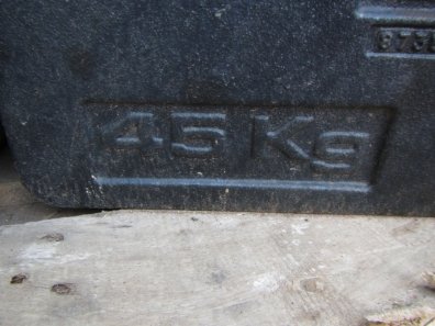 22x 45 kg New Holland front weights, front weight frame also available