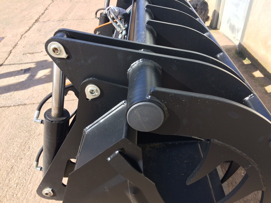 new Quicke 240SE Powergrab, Euro brackets