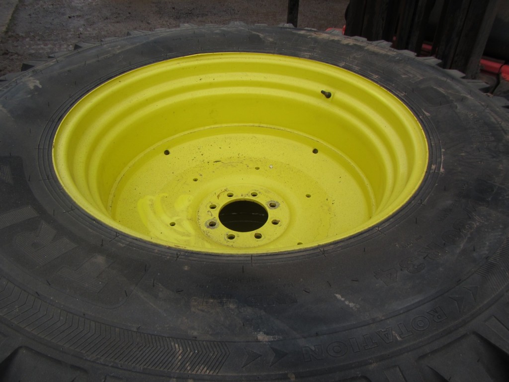 Nokian 480/80/34 + 400/80/24 TRI 2 industrial tractor tyres, 90%, fitted to  John Deere wheels