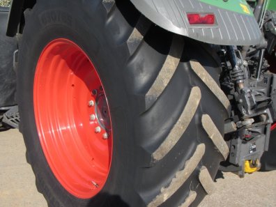 2x 650/65/38 40% + 540/65/28 50% Michelin tyres, fitted to Fendt wheels