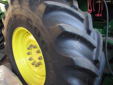 2x 650/75/32 Goodyear tyres, fitted to John Deere wheels to fit JD 7450 forager