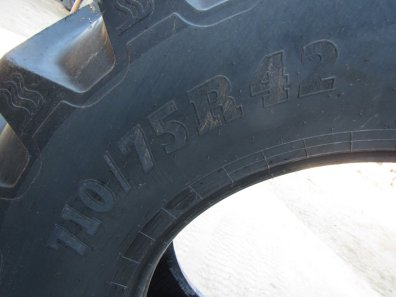 1x 710/75/42 BKT tyre 90%