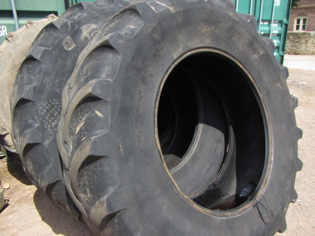 2 x 20.8/38 Firestone tyres 10%