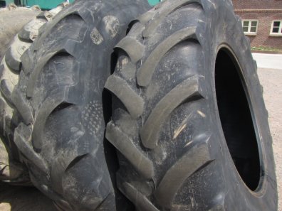 2 x 20.8/38 Firestone tyres 10%