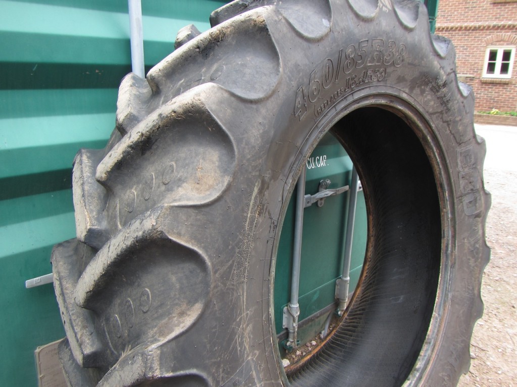 1x 18.4/38 BKT tyre 80%