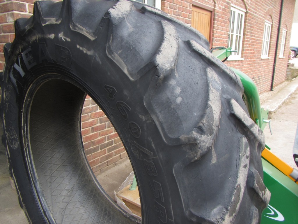 1x 18.4/38 Goodyear tyre 25%